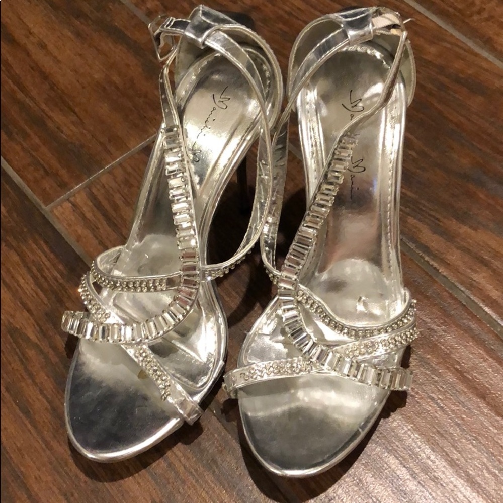 GUC Sliver Marichi Mani silver open toe heels